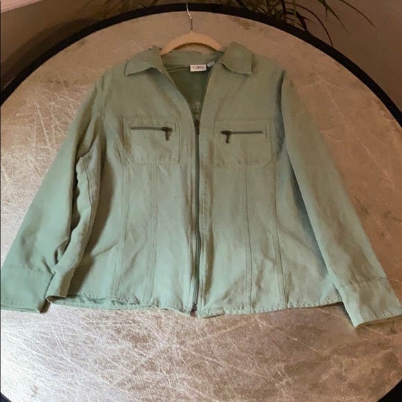 Outdoor jacket - Picture 2 of 3